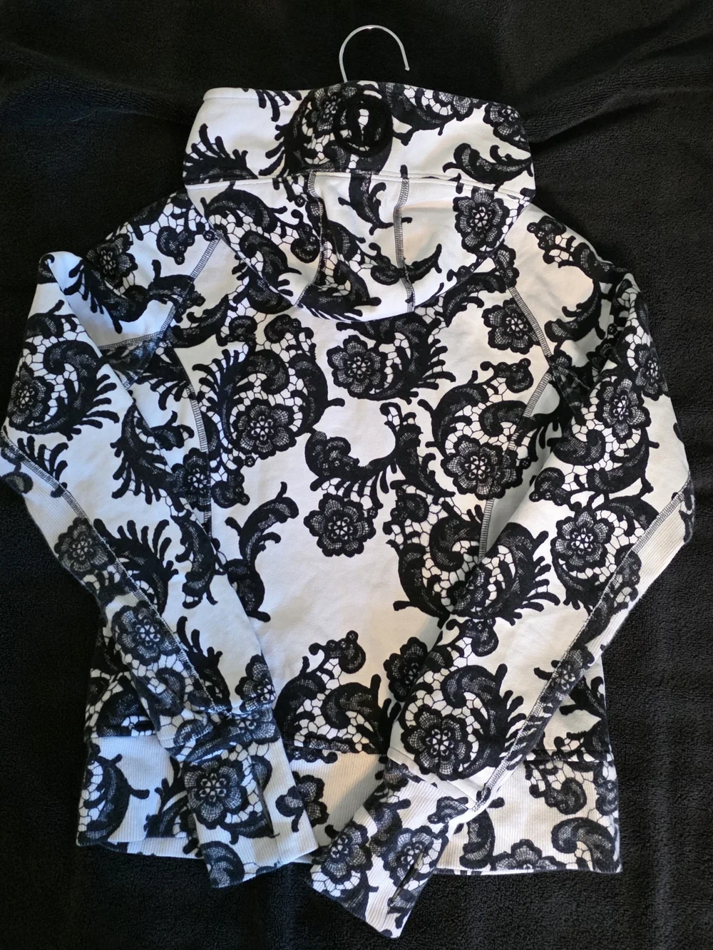 VINTAGE lululemon athletica SIZE 6 Black & White Floral SCUBA Zip Hoodie